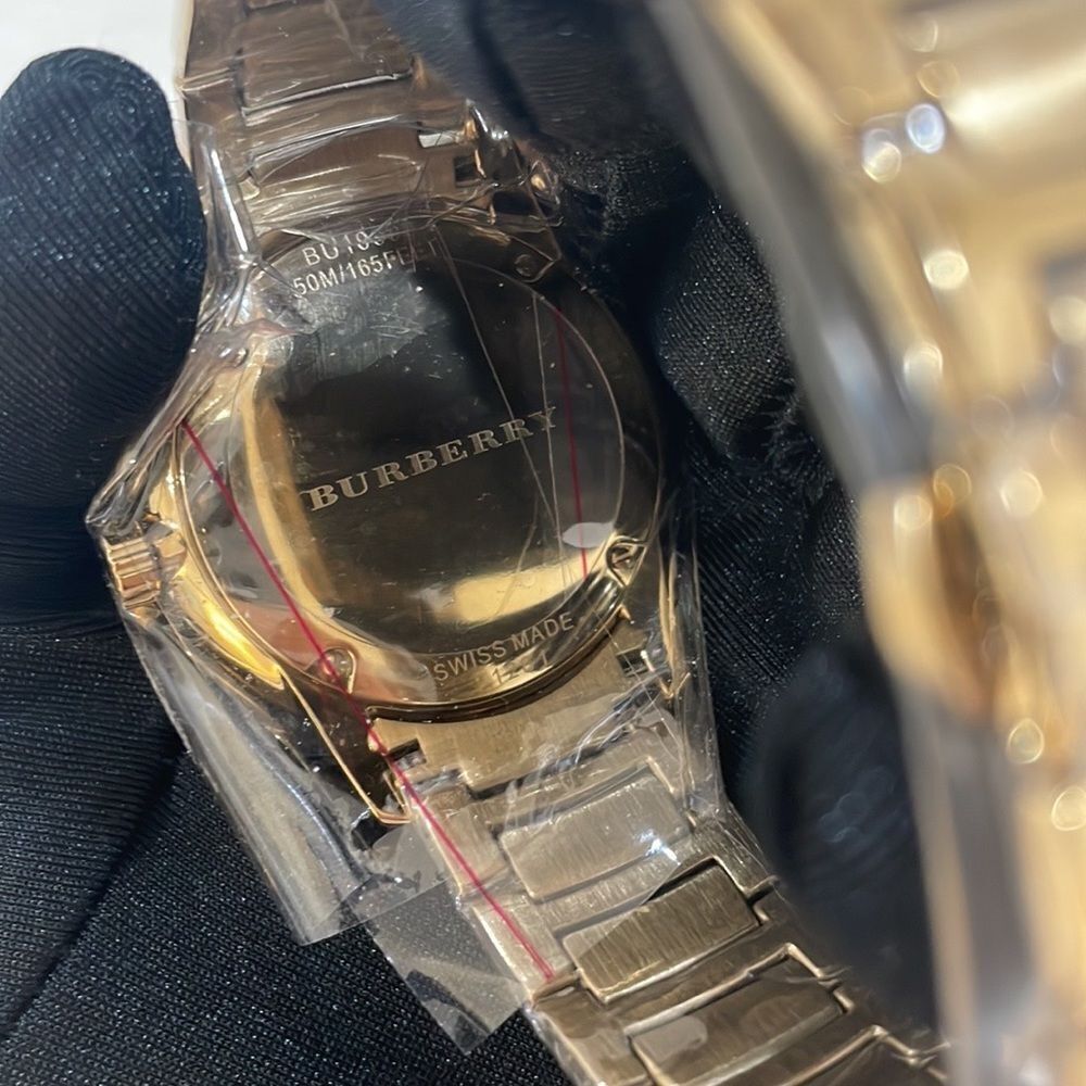 NIB Gold Tone Burberry Watch - Picture 4 of 10